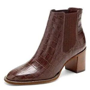 Vince Camuto Leather Jentilliy Chelsea Boot (size 7.5)